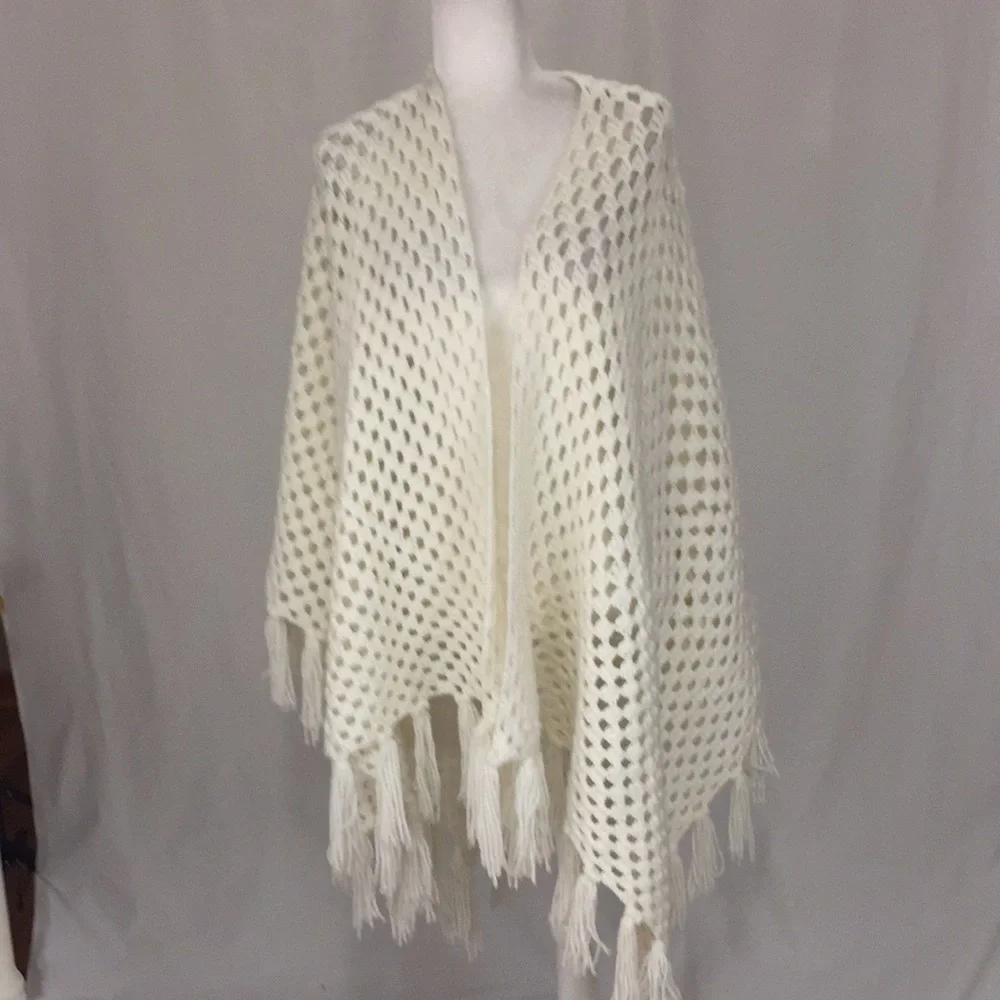 Vintage Handmade Crocheted White Shawl w/ Fringe - Picture 2 of 12